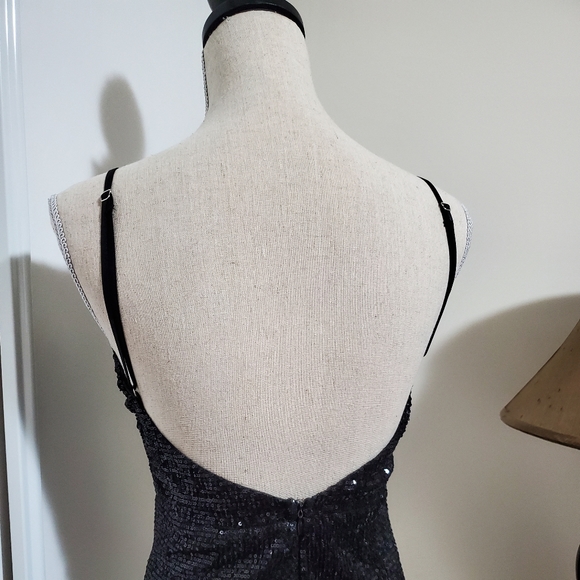 Dress - Picture 6 of 9